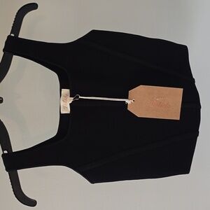 Listicle black crop top